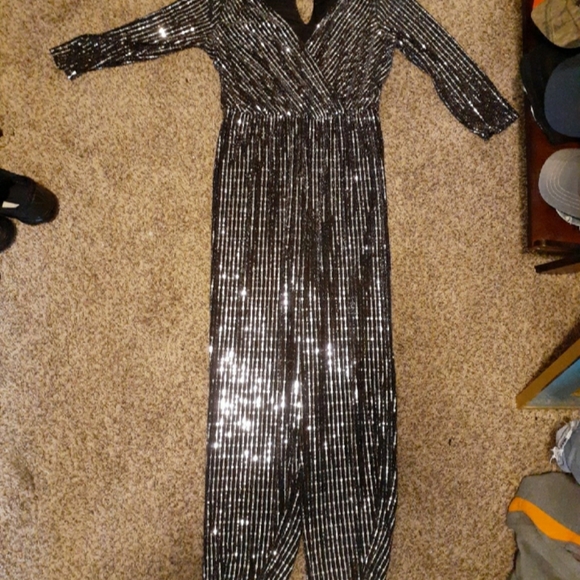 Luxology jumpsuit - Picture 2 of 5